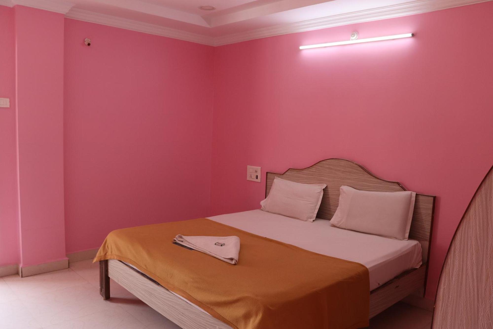 Villa Sujan Residency'S Tirupati Esterno foto
